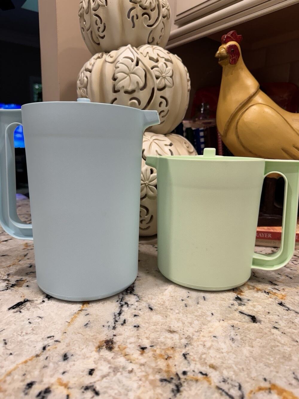 Tupperware Classic Pitcher Push Button Pastel Lot Of 2 - 1.5 & 2 Quarts